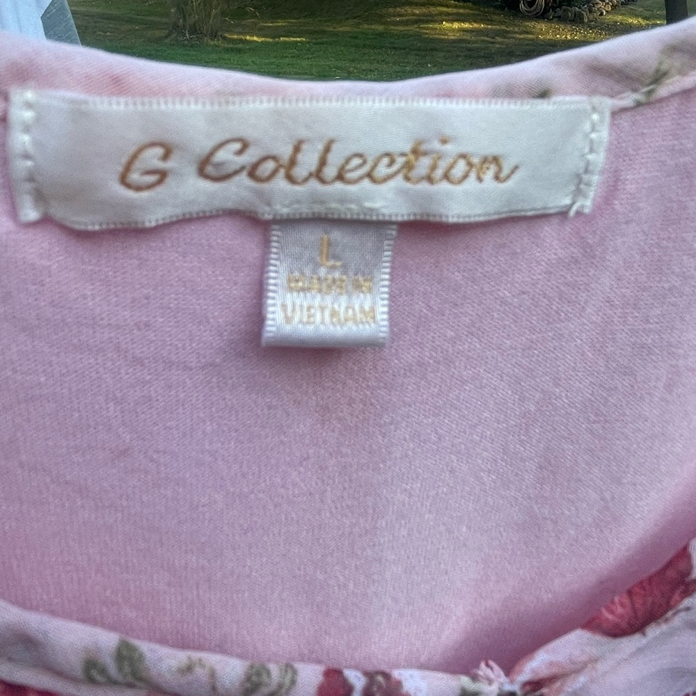 G Collection Flutter Butterfly Sleeve Top Large - Picture 3 of 5